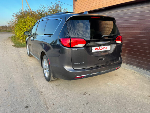 2017 Chrysler Pacifica RU, серый - вид 16
