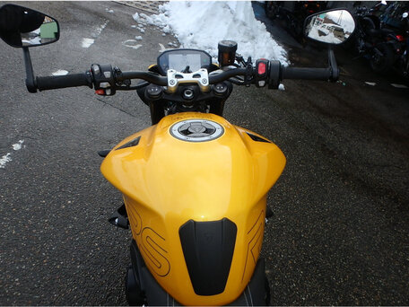 2024 Triumph Street Triple, жёлтый, 1090000 рублей, вид 5