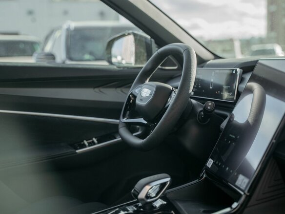 2025 Geely Cityray, серебристый, 2909990 рублей - вид 6