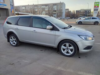 2010 Ford Focus II Рестайлинг, серебристый, 480000 рублей, вид 2