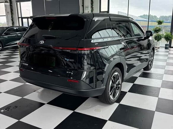 2025 Toyota bZ3X 58.3 kWh, чёрный, 2550000 рублей - вид 3