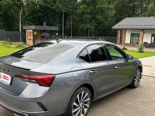 2021 Skoda Octavia IV (A8), серый, 1600000 рублей, вид 3