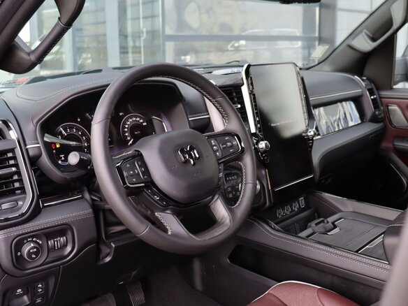 2026 Ram 1500 Crew Cab eTorque V Рестайлинг, чёрный, 12849000 рублей - вид 2