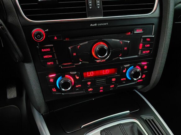 2011 Audi A4 IV (B8), красный, 909000 рублей - вид 17
