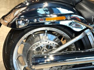 2025 Harley-Davidson Fat Boy, чёрный, 6000000 рублей, вид 4