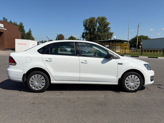 2017 Volkswagen Polo V Рестайлинг, белый, 1160000 рублей, вид 4