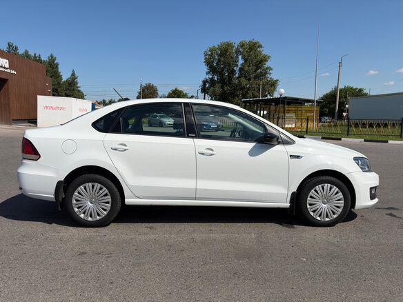 2017 Volkswagen Polo V Рестайлинг, белый, 1146000 рублей - вид 3