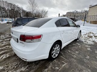 2010 Toyota Avensis III, белый, 785000 рублей, вид 2