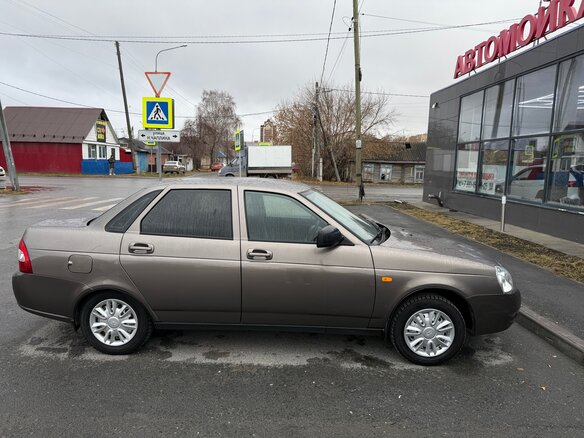 2016 Lada (ВАЗ) Priora I Рестайлинг, коричневый, 630000 рублей - вид 6