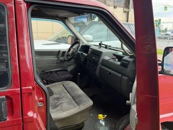 2000 Volkswagen Transporter T4, пурпурный, 450000 рублей - вид 5