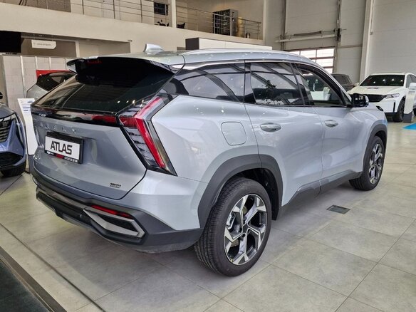 2025 Geely Atlas II, серебристый, 3970990 рублей - вид 4