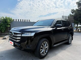 2022 Toyota Land Cruiser 300 Series, чёрный, 11900000 рублей, вид 1