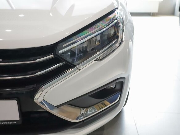 2025 Lada (ВАЗ) Vesta I Рестайлинг (NG), белый - вид 3