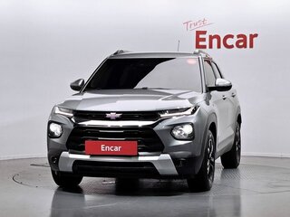 2022 Chevrolet TrailBlazer III, серебристый, 1700000 рублей, вид 3