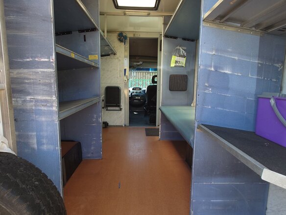 2002 Mercedes-Benz Sprinter, жёлтый, 1500000 рублей - вид 6