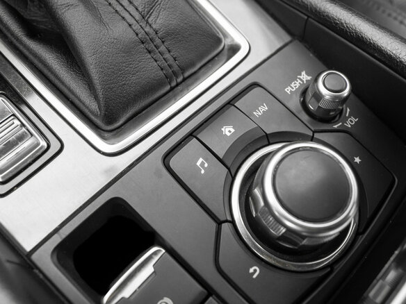2016 Mazda 6 III (GJ) Рестайлинг, красный, 1740000 рублей - вид 18
