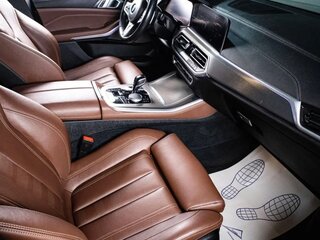 2020 BMW X5 40i IV (G05/G18), чёрный, 7700000 рублей, вид 4