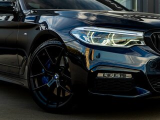 2018 BMW 5 серии 540i xDrive VII (G30/G31/G38), чёрный, 3599000 рублей, вид 5