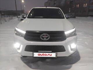 2015 Toyota Hilux VIII, белый, 2800000 рублей, вид 2