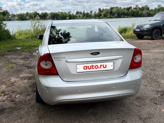 2011 Ford Focus II Рестайлинг, серебристый, 500000 рублей, вид 4