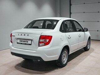 2026 Lada (ВАЗ) Granta I Рестайлинг, белый, 987000 рублей, вид 4