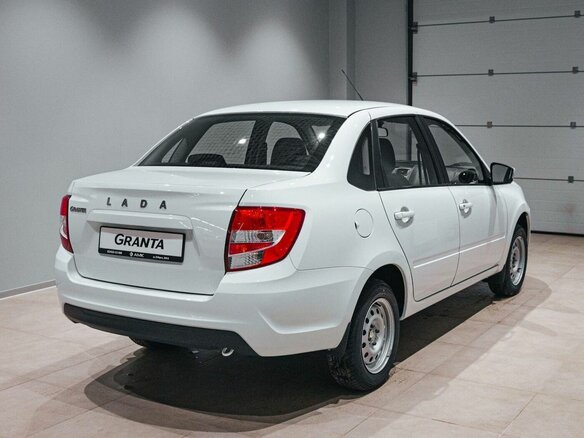 2026 Lada (ВАЗ) Granta I Рестайлинг, белый, 987000 рублей - вид 3
