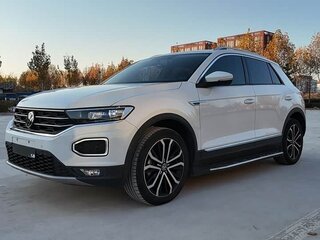 2022 Volkswagen T-Roc I Рестайлинг, белый, 1600000 рублей, вид 1
