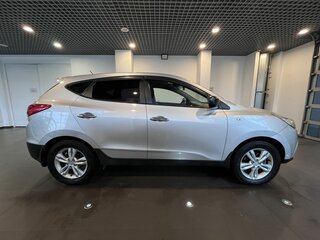 2010 Hyundai ix35 I, серебристый, 990000 рублей, вид 2