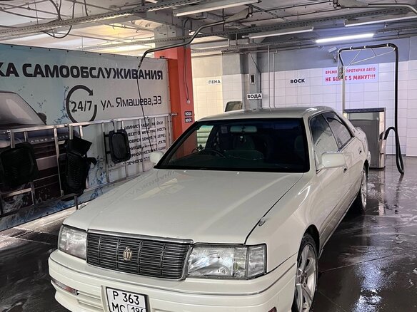 1995 Toyota Crown X (S150), белый - вид 6