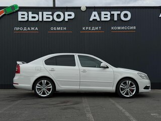 2011 Skoda Octavia RS II Рестайлинг, белый, 1230000 рублей, вид 3