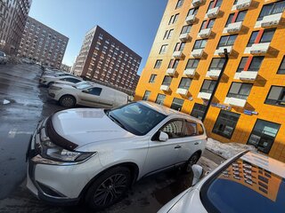 2016 Mitsubishi Outlander III Рестайлинг 2, белый, 1650000 рублей, вид 3