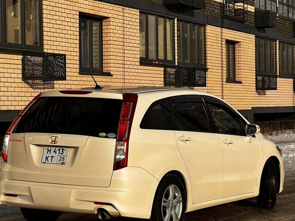 2011 Honda Stream II Рестайлинг, белый, 1250000 рублей - вид 8