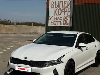 2020 Kia K5 III, белый, 2450000 рублей, вид 1