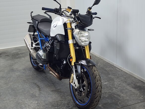 2017 BMW R 1200 R, белый, 699000 рублей - вид 2