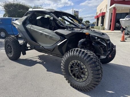 2025 BRP Can-Am Maverick Max X RS Turbo RR, серый, 5590000 рублей, вид 1