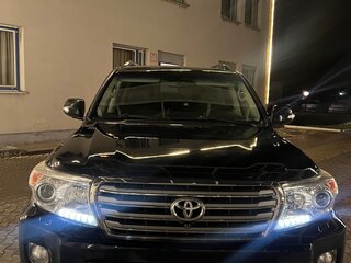 2014 Toyota Land Cruiser 200 Series Рестайлинг 1, чёрный, 4400000 рублей, вид 4