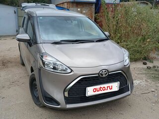 2021 Toyota Sienta II Рестайлинг, серый, 1700000 рублей, вид 2