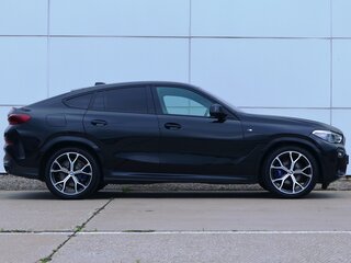 2021 BMW X6 30d III (G06), чёрный, 7490000 рублей, вид 2
