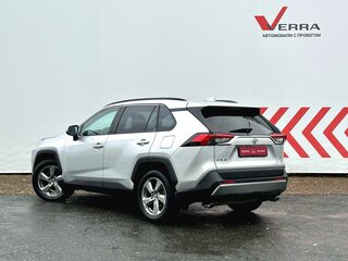 2020 Toyota RAV4 V (XA50), серебристый, 3800000 рублей, вид 3