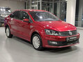 2017 Volkswagen Polo V Рестайлинг, красный - вид 2