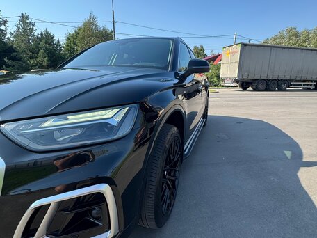 2021 Audi Q5 L 45 TFSI II (FY) Рестайлинг, чёрный, 4450000 рублей, вид 2