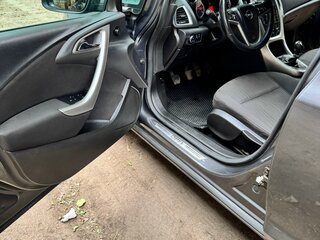 2010 Opel Astra J, серый, 650000 рублей, вид 3