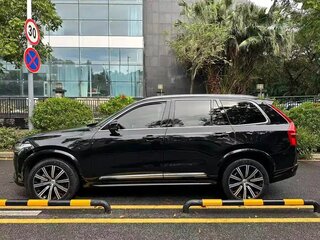 2024 Volvo XC90 II Рестайлинг 1, чёрный, 5204584 рублей, вид 2
