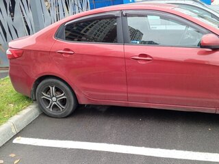 2013 Kia Rio 5-speed III, красный, 680000 рублей, вид 2