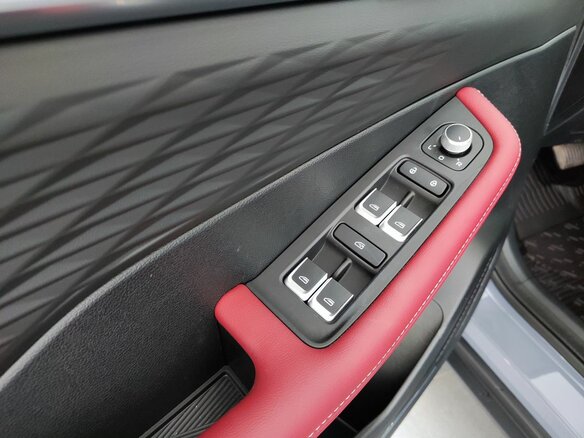 2026 Geely Coolray I Рестайлинг 2, фиолетовый - вид 9