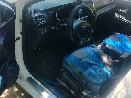 2015 Kia Rio III Рестайлинг, белый, 500000 рублей, вид 5