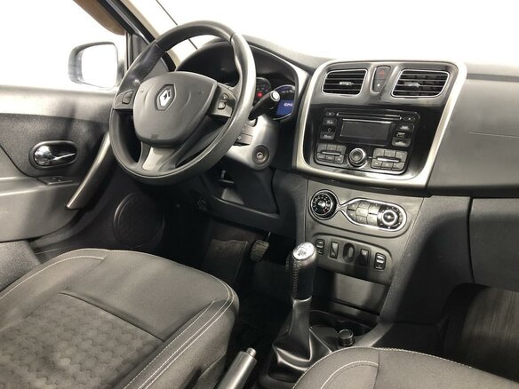 2014 Renault Logan II, белый, 480000 рублей - вид 4