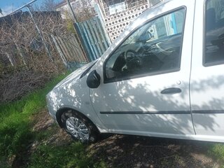 2010 Renault Logan I Рестайлинг, белый, 350000 рублей, вид 4