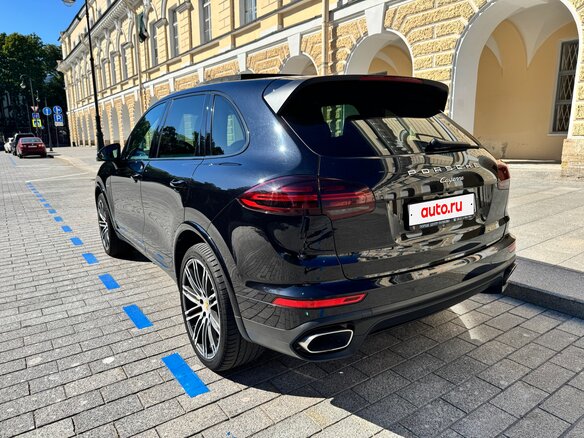 2017 Porsche Cayenne Diesel II Рестайлинг (958), чёрный, 4599999 рублей - вид 3
