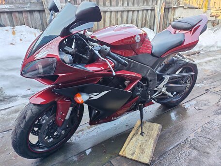 2007 Yamaha YZF-R1, красный, 715000 рублей, вид 2